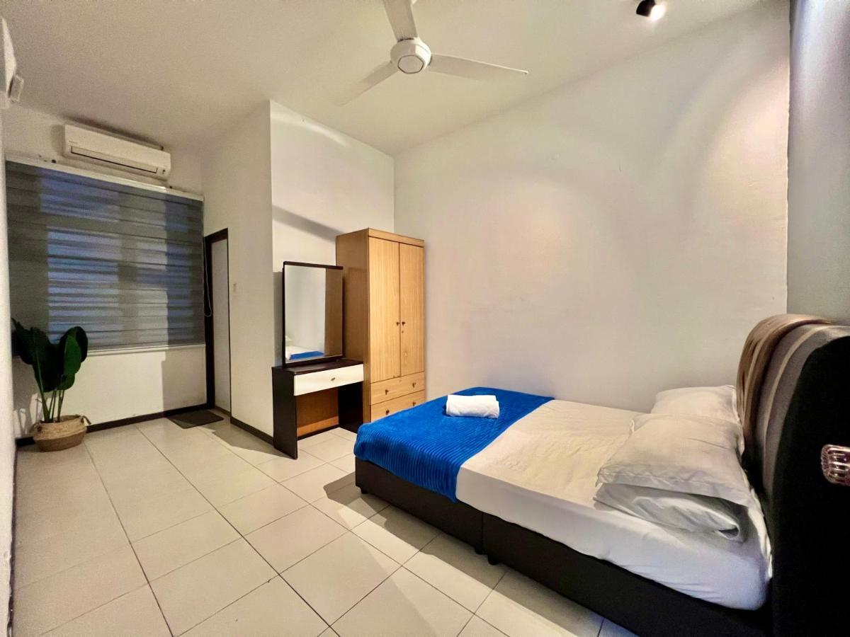 Medina Homestay Chukai Kemaman Екстер'єр фото